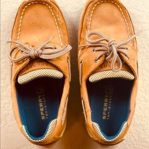 Sperry Topsider boys leather shoes.